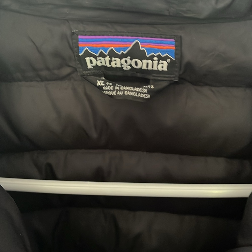 Kids black Patagonia down sweater jacket size XL unisex - Picture 2 of 10